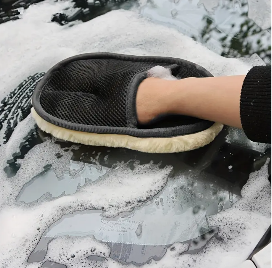 Soft Microfiber Car Cleaning Glove with Plush Lining – Ultra-Gentle Mitt for Dust Removal, Wiping & Polishing | Essential Car Maintenance Accessory - Image 3