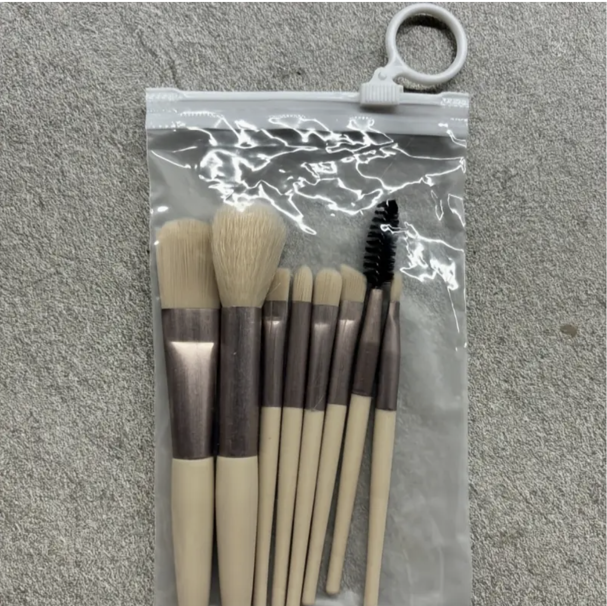 8pcs Portable Makeup Brush Set – Soft Nylon Bristles | Mini Beauty Tools for Travel, Daily Makeup & On-the-Go Touch-Ups - Image 2